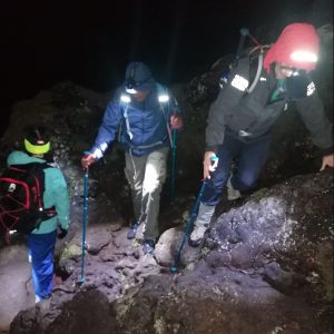Acampar na cratera - Montanha do Pico - Land Tours