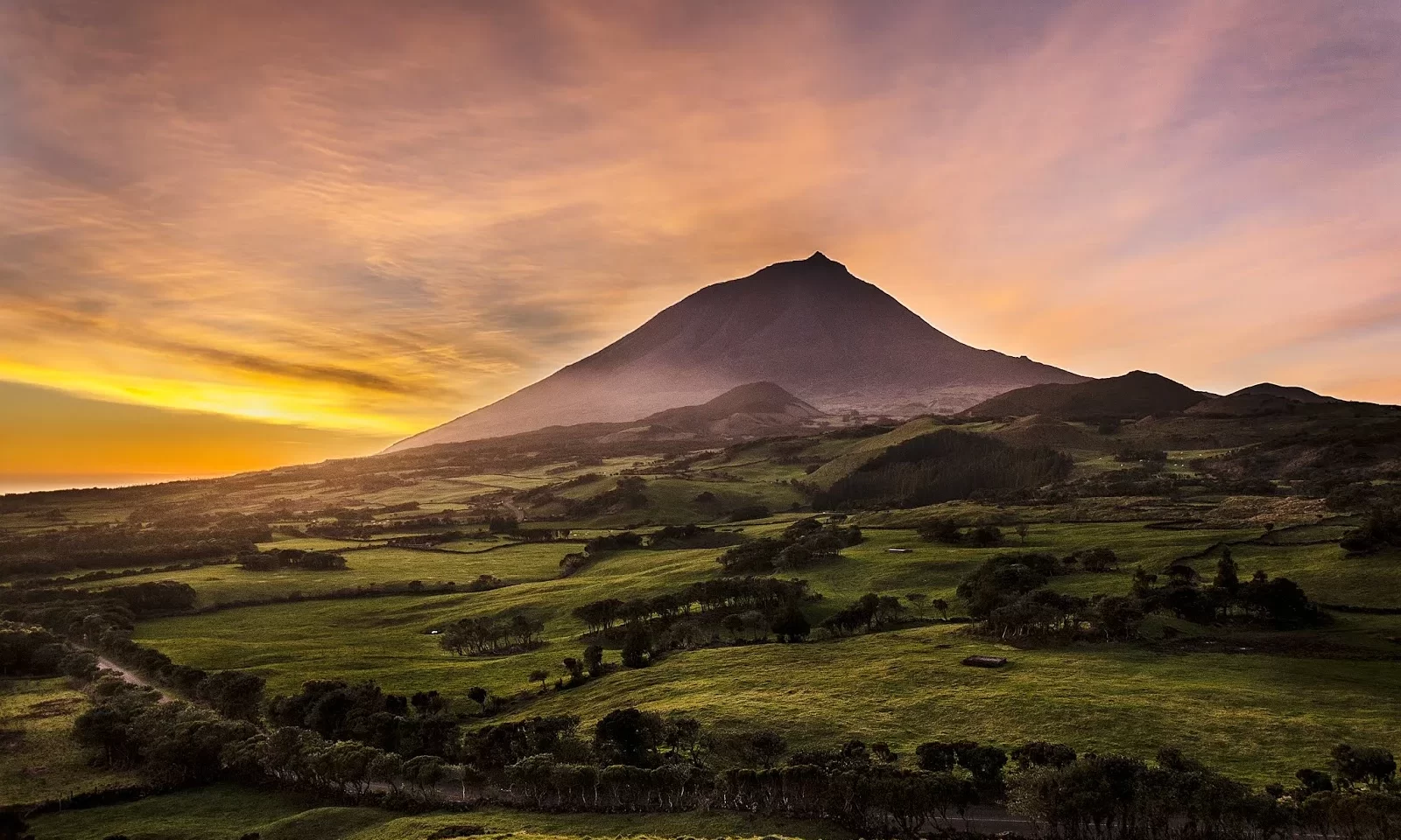 O que deve saber antes de subir a Montanha do Pico - Land Tours