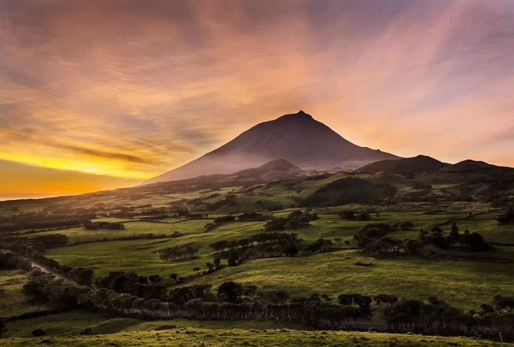 O que deve saber antes de subir a Montanha do Pico - Land Tours